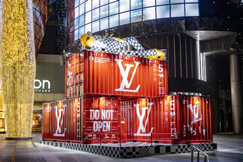 louis vuitton Singapore turn